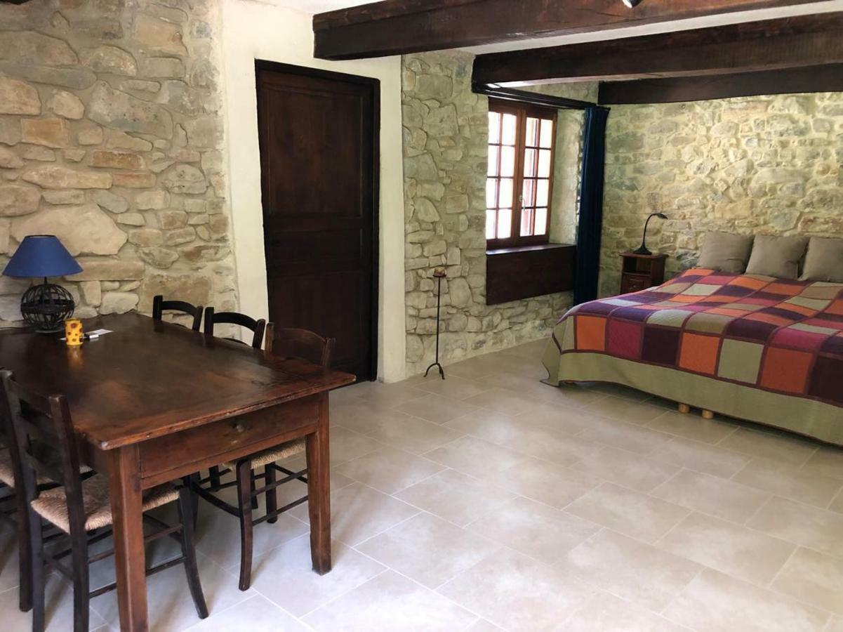 לינה וארוחת בוקר Comps  Weekend En Provence מראה חיצוני תמונה